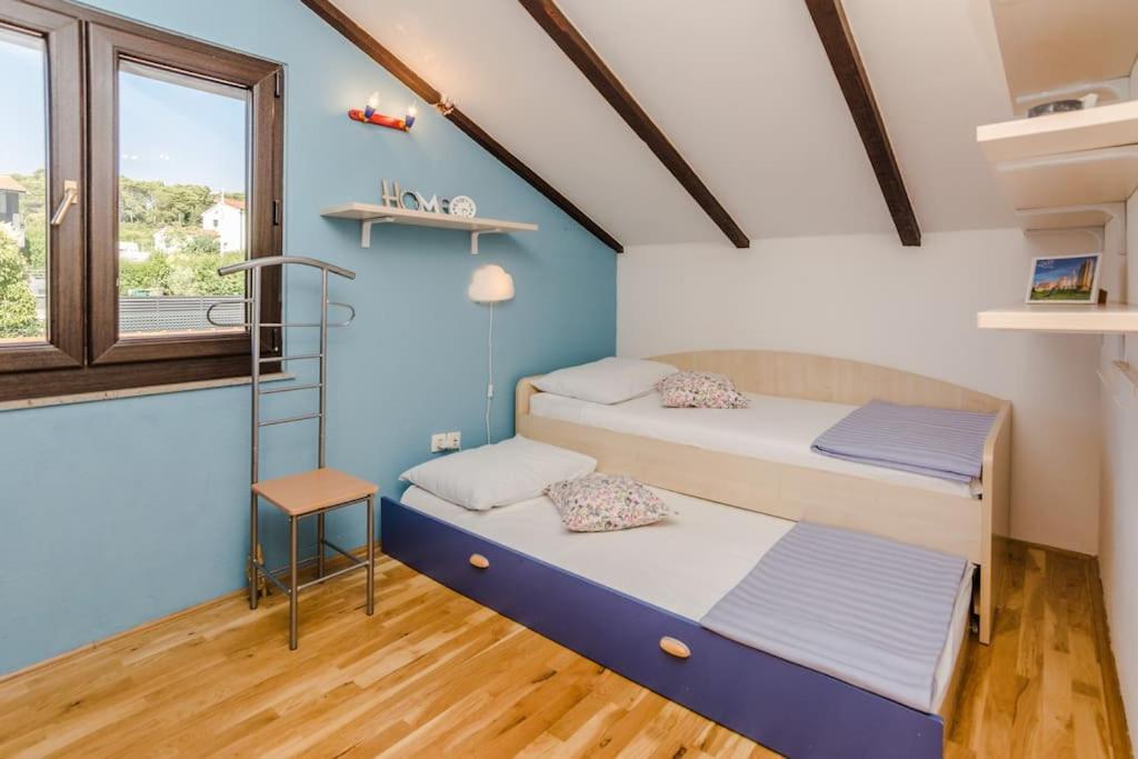 Apartment Roko - Up To 4 People With Free Parking Zadar Ngoại thất bức ảnh