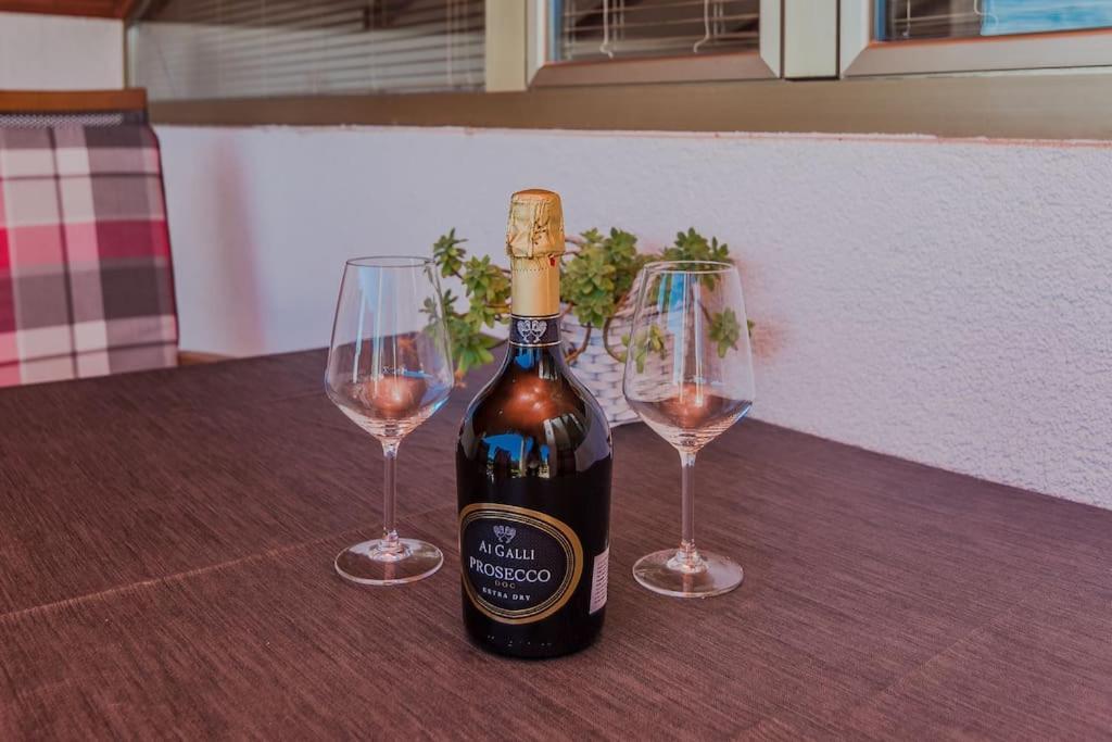 Apartment Roko - Up To 4 People With Free Parking Zadar Ngoại thất bức ảnh