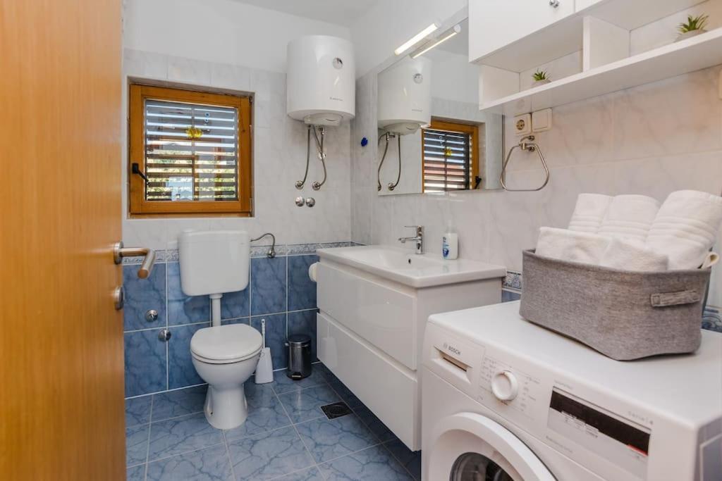 Apartment Roko - Up To 4 People With Free Parking Zadar Ngoại thất bức ảnh