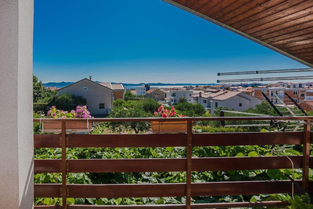 Apartment Roko - Up To 4 People With Free Parking Zadar Ngoại thất bức ảnh